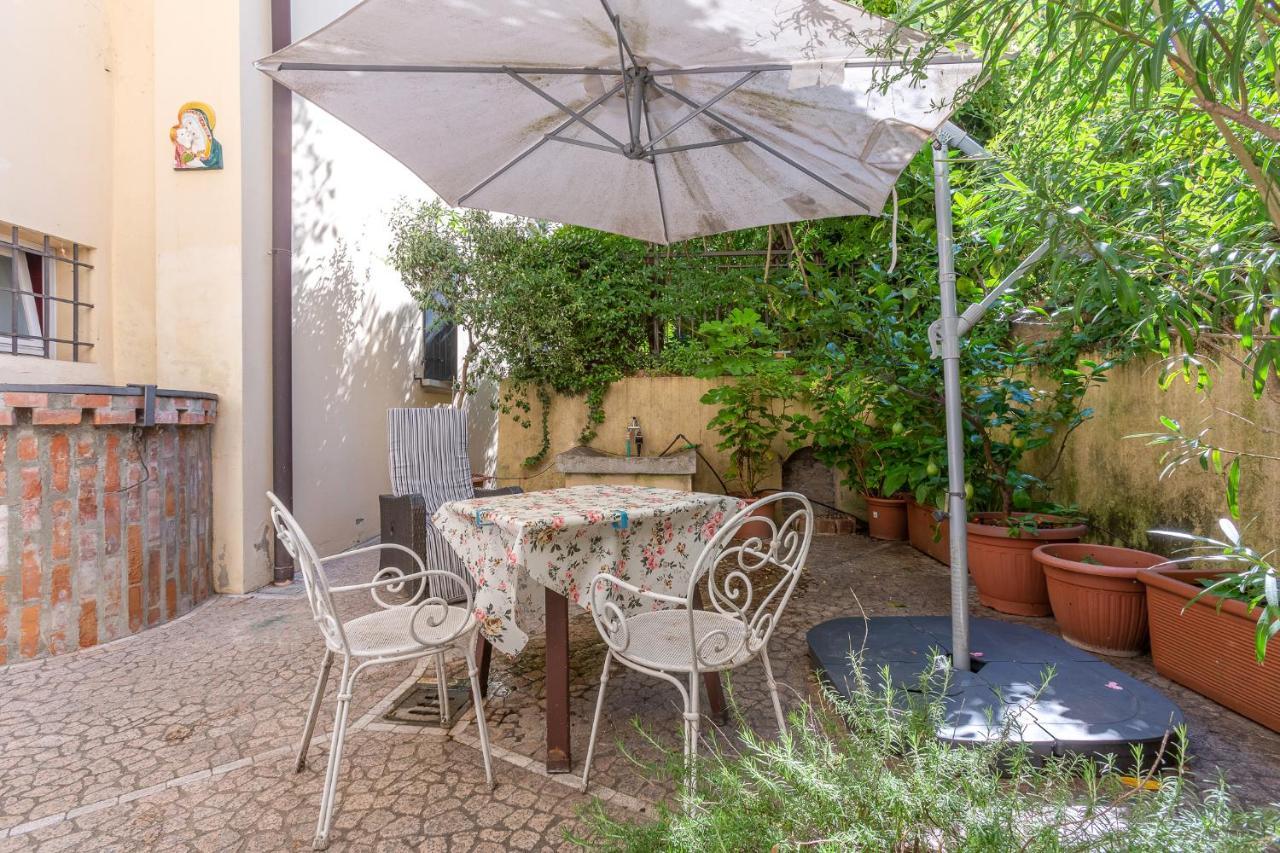 Pleasant Central Apartment With Garden 볼로냐 외부 사진